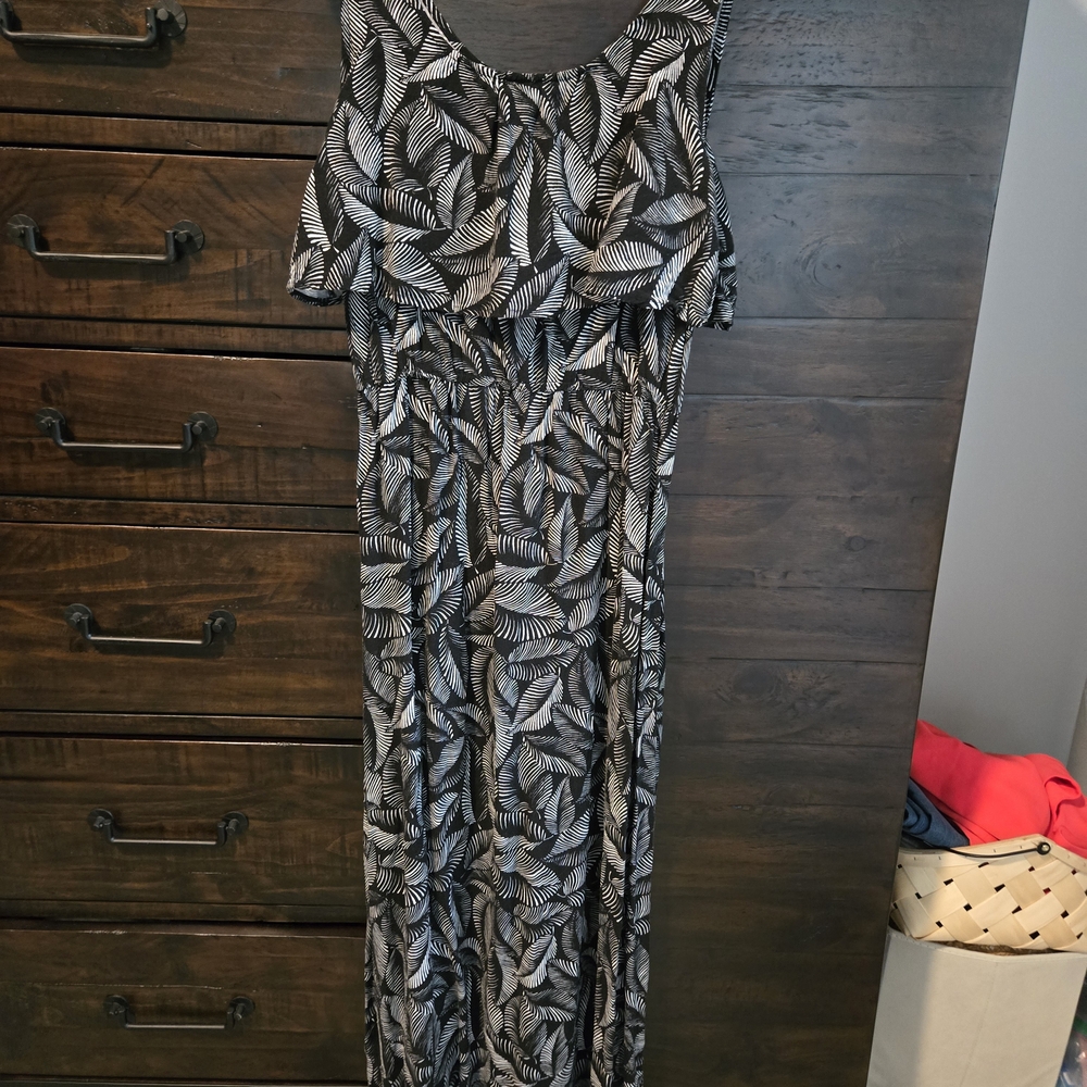 Merona Black and White Leaf Pattern Maxi Dress